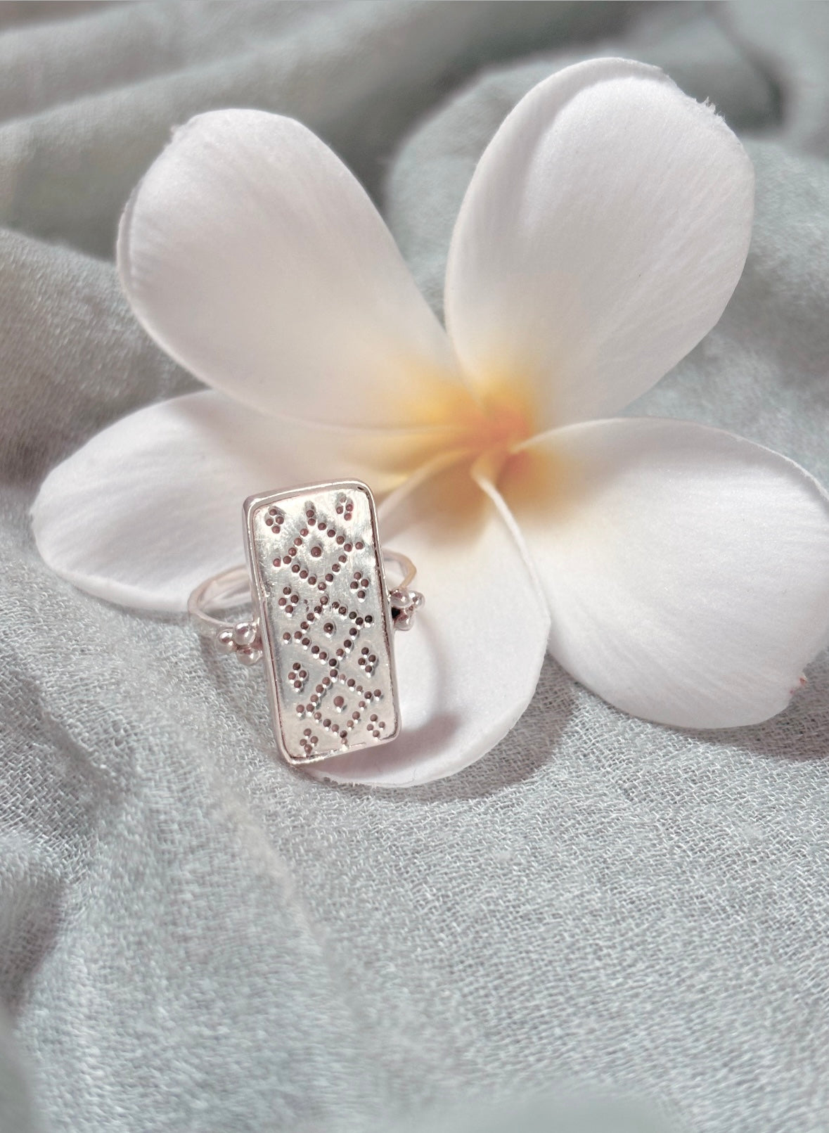 Naia Ring - Sterling Silver